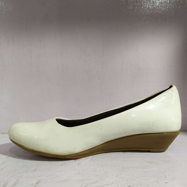 DA White Juti - Image 4